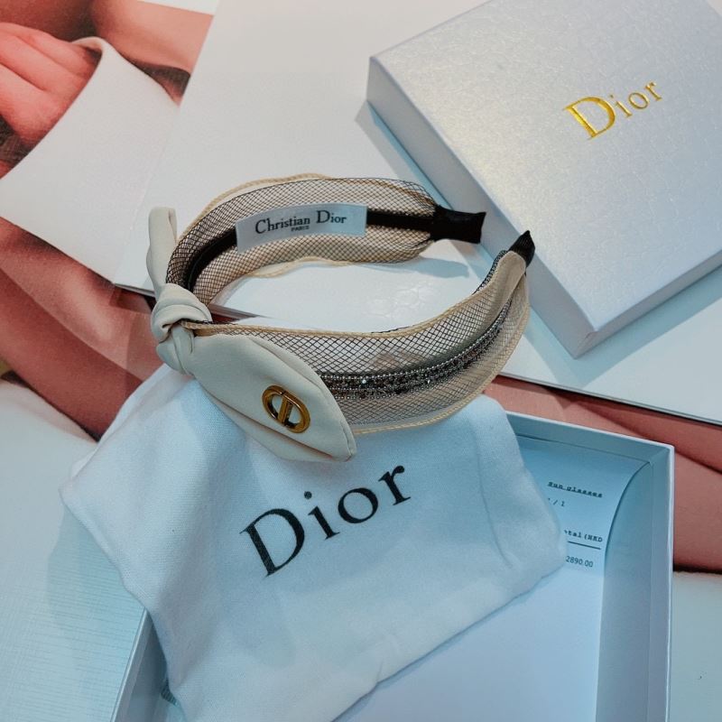 CHRISTIAN DIOR